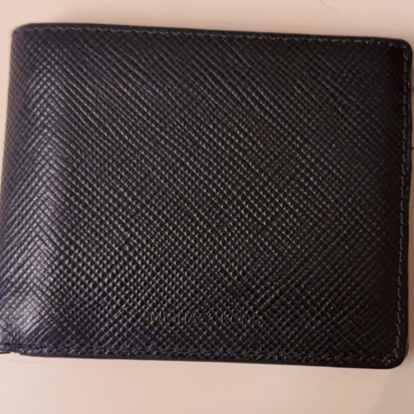 Men’s Micheal kors wallet all black in great con - Picture 5 of 5